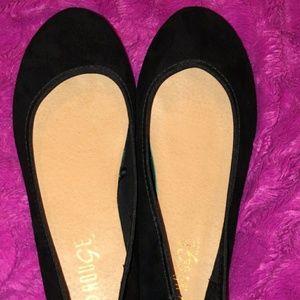 GOING SOON! Black round toe flats